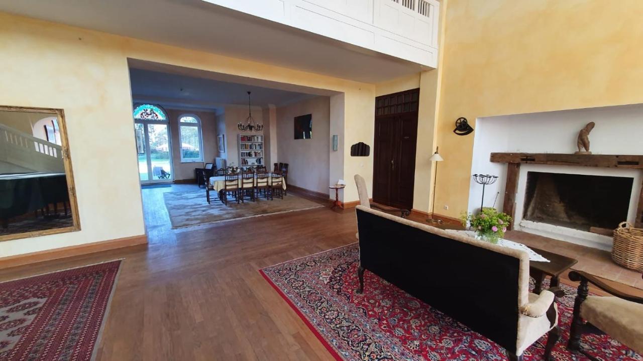 Schloss Lelkendorf Apartment Ulrichshusen Maisonette Fewo Mecklenburger Seenplatte Mit Dachterrasse Naehe Ostsee Exterior foto